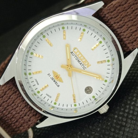 Citizen Other - Vintage 1982 Citizen Automatic Mens Silver Watch W/daydate & Gold accents